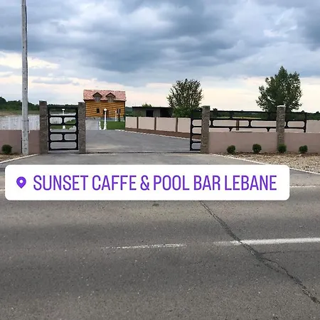 Std Jovic Sa Bazenom Couette-café 3*